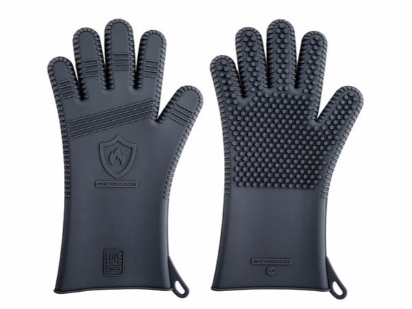 Grill gloves, silicone, Davide Radaelli design studio, DRDS, design studio milano, italian designer, italian design, kitchenware, cucina, guanti, grill, barbeque, bbq, presine, design italiano