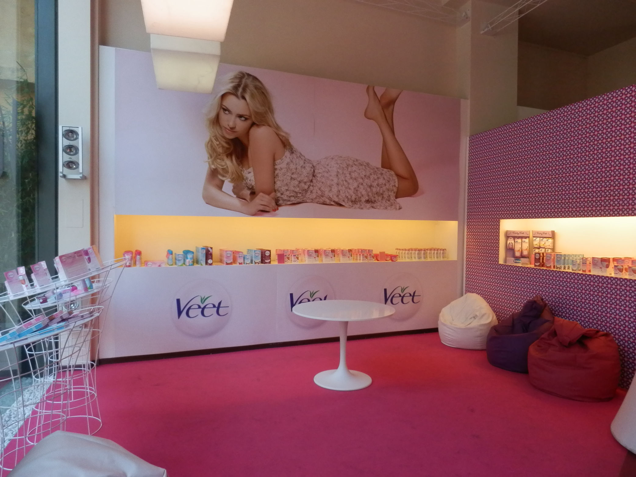 sidecareventi, durex, temporary shop, pop-up store, eventi, interior design , exhibit design, event design, milan