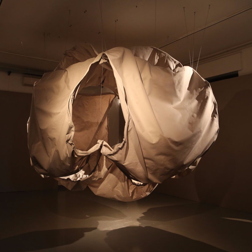 In/out, art, installation, design, migraine, Novartis, Milan Design Week 2019,  意大利设计师, contemporary art, modern art, davide radaelli, italian designer, イタリア人デザイナー,  意大利设计师, italian design, top designer, design studio milano, musamim aytali, Ital'yanskiy dizayner, İtalyan tasarımcı, Créateur italien, taliansky dizajnér, 이탈리아 디자이너, مصمم ايطالي, Pereka Itali, इतालवी डिजाइनर, itaalavee dijainar